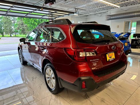 Used 2019 Subaru Outback 2.5i AWD/4WD image 7