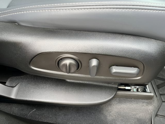 Used 2023 Buick Enclave Essence w/ Experience Buick Package FWD image 34