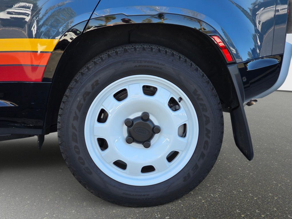 Used 2025 Land Rover Defender 110 S AWD/4WD image 34