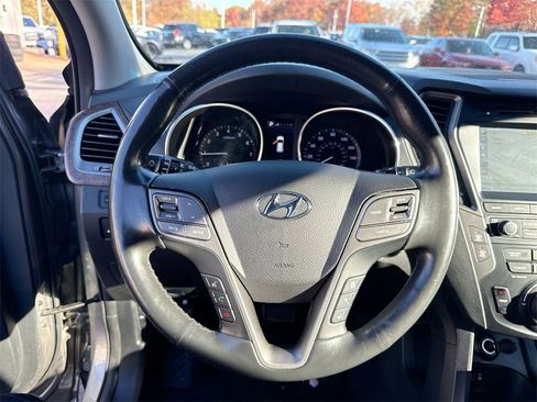 Used 2018 Hyundai Santa Fe Sport image 11