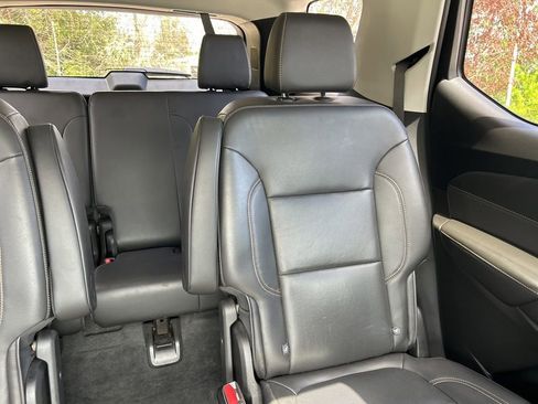 Used 2021 Chevrolet Traverse Premier w/ Redline Edition image 14