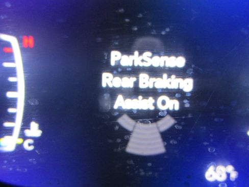 Used 2023 Chrysler Pacifica Touring-L FWD image 36