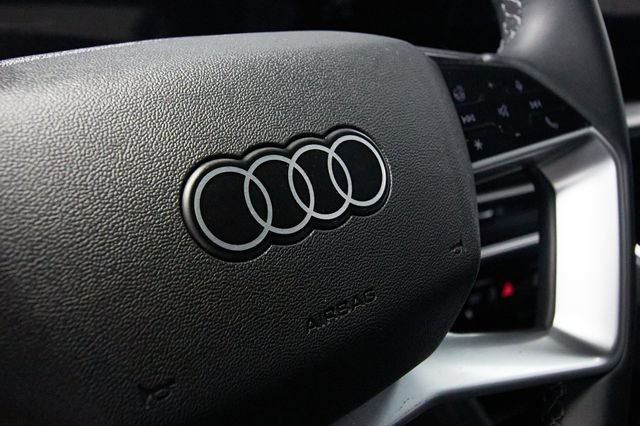 Used 2025 Audi Q5 Prestige AWD/4WD image 3