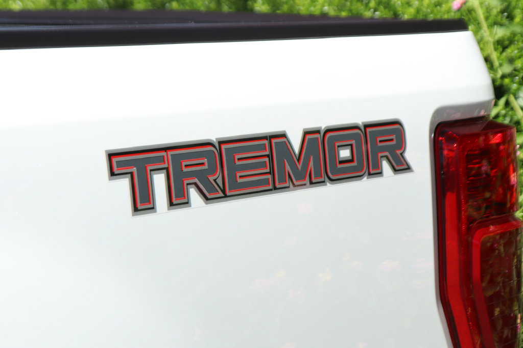 Used 2022 Ford F350 Lariat w/ Tremor Off-Road Package AWD/4WD image 23
