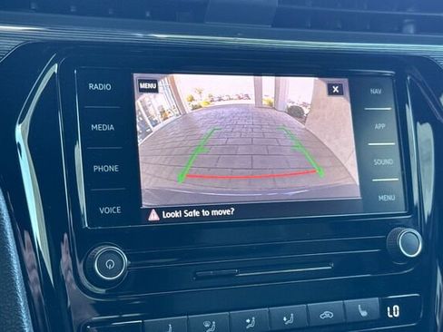 Certified 2021 Volkswagen Passat 2.0T R-Line image 19
