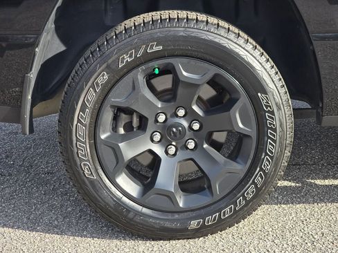 Used 2021 RAM 1500 Big Horn image 12