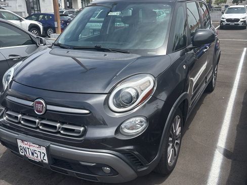 Used 2019 FIAT 500L Trekking FWD image 1