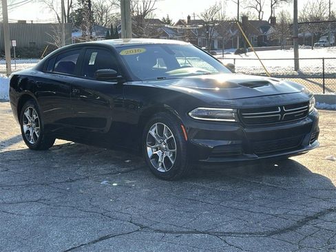 Used 2016 Dodge Charger SE w/ Popular Equipment Group image 7