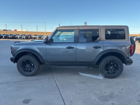 Used 2024 Ford Bronco Black Diamond image 3