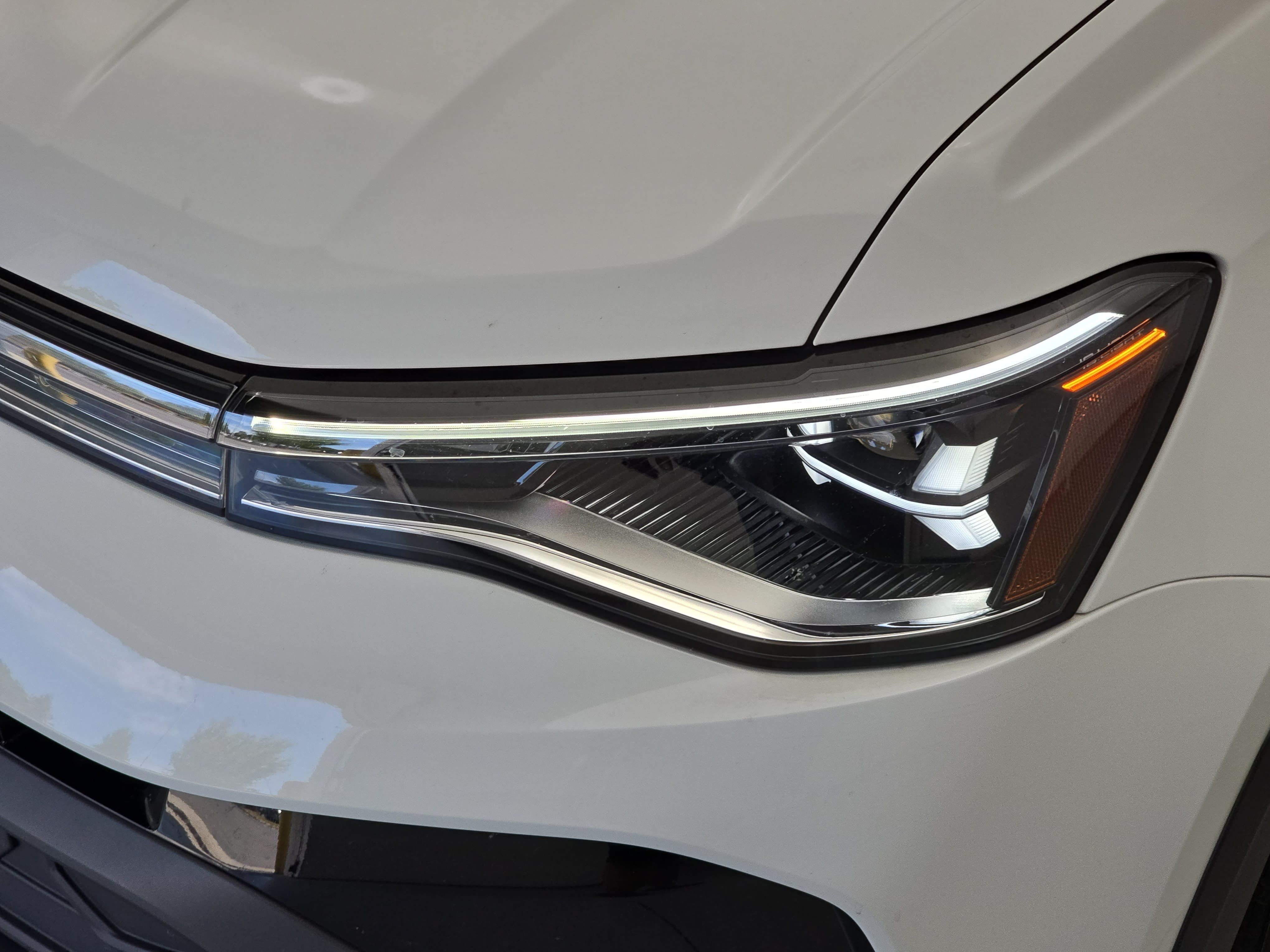 Certified 2025 Volkswagen Taos SE FWD image 31