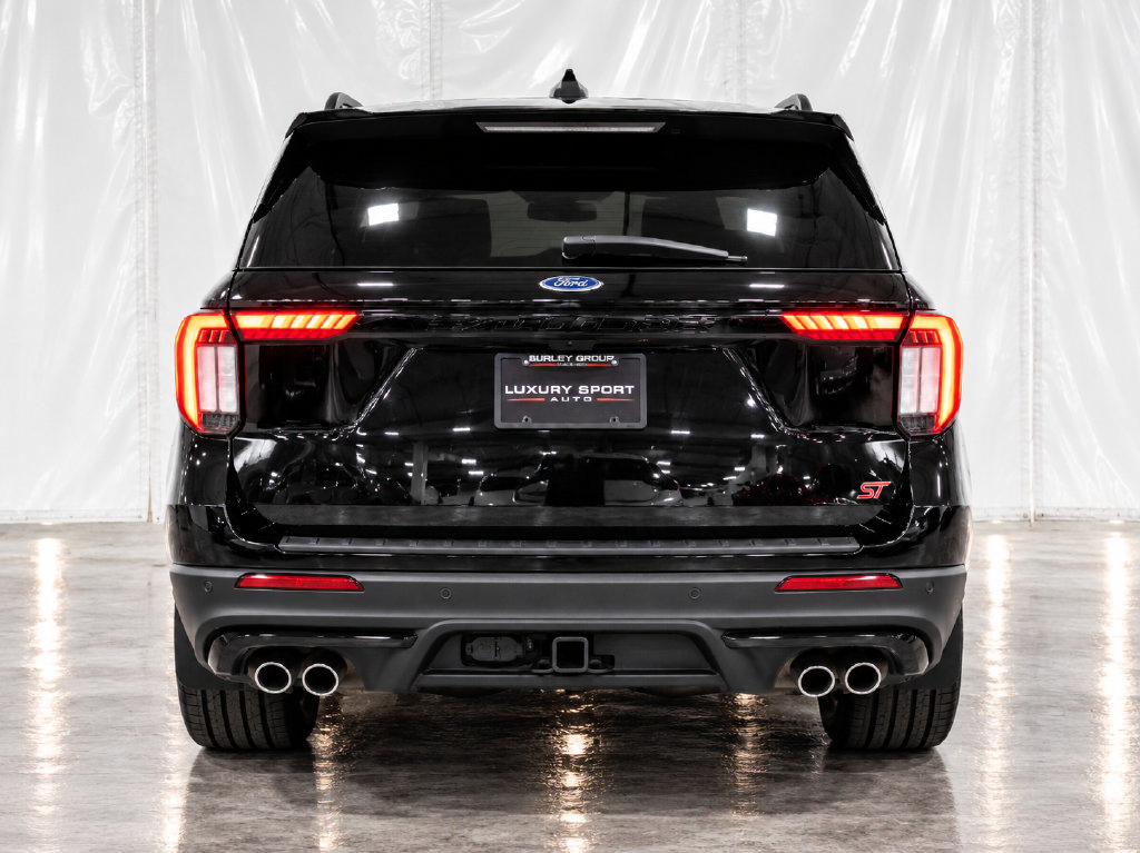 Used 2025 Ford Explorer ST AWD/4WD image 4