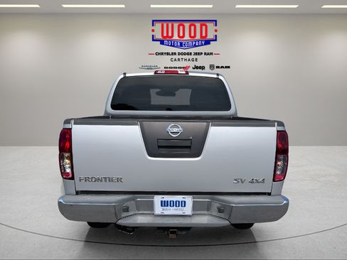 Used 2012 Nissan Frontier SV AWD/4WD image 4