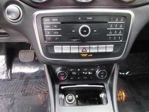 Used 2018 Mercedes-Benz CLA 250 4MATIC image 17