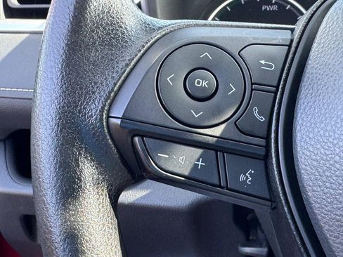 Used 2022 Toyota RAV4 LE AWD/4WD image 17