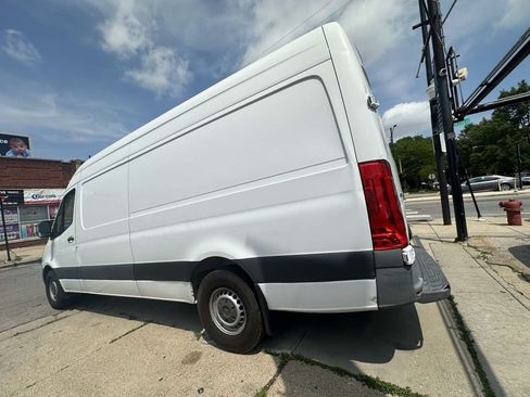 Used 2021 Mercedes-Benz Sprinter 2500 w/ Driver Convenience Package image 6
