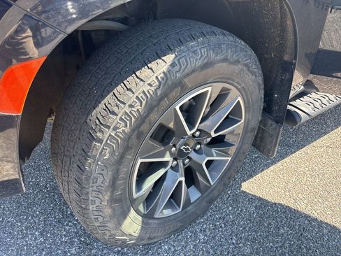 Used 2023 Chevrolet Tahoe Z71 w/ Luxury Package image 12