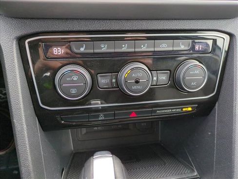 Used 2022 Volkswagen Atlas SEL R-Line image 15