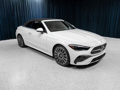 Certified 2026 Mercedes-Benz CLE 300 4MATIC Cabriolet image 5