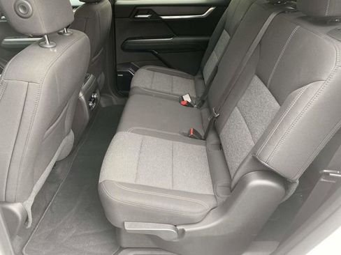 Used 2025 GMC Acadia Elevation image 16