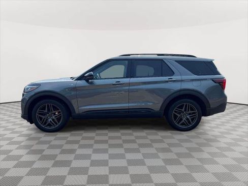Used 2026 Ford Explorer ST-Line w/ ST-Line Street Pack AWD/4WD image 4