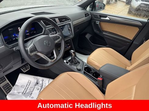 Used 2023 Volkswagen Tiguan SE R-Line AWD/4WD image 13