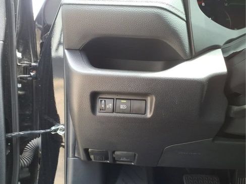Used 2025 Toyota RAV4 XLE FWD image 14