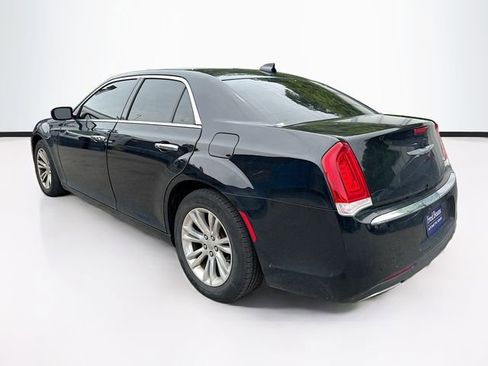 Used 2016 Chrysler 300 C RWD image 5