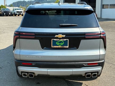 Used 2026 Chevrolet Traverse LT AWD/4WD image 9
