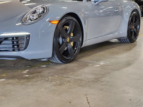 Used 2018 Porsche 911 Carrera RWD image 17