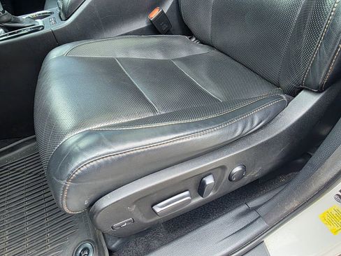 Used 2016 Toyota Highlander Limited Platinum FWD image 12