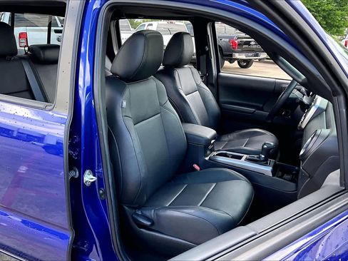 Certified 2023 Toyota Tacoma Limited AWD/4WD image 9