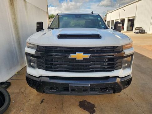 Used 2025 Chevrolet Silverado 2500 W/T w/ WT Convenience Package AWD/4WD image 2