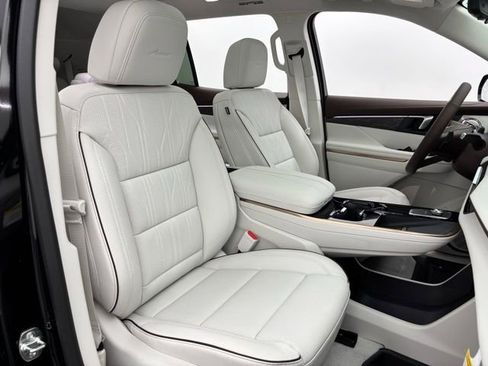 New 2026 Buick Enclave Avenir image 38