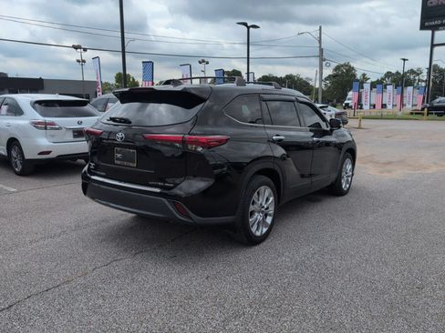 Used 2022 Toyota Highlander Limited AWD/4WD image 6
