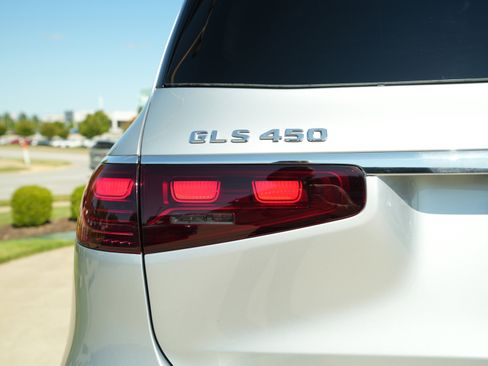 New 2026 Mercedes-Benz GLS 450 4MATIC image 13