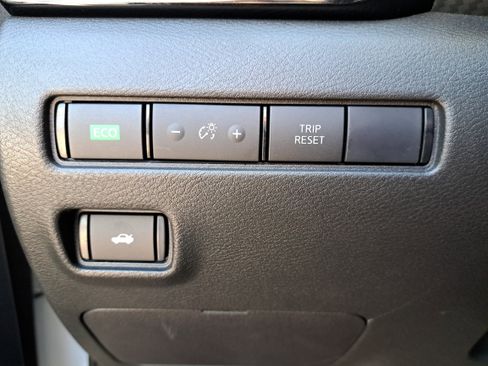 Certified 2024 Nissan Sentra SR image 30