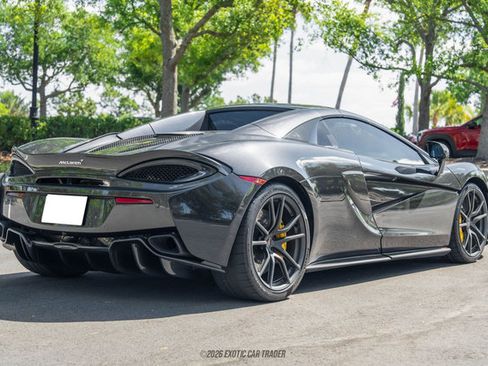 Used 2018 McLaren 570S Spider RWD image 21
