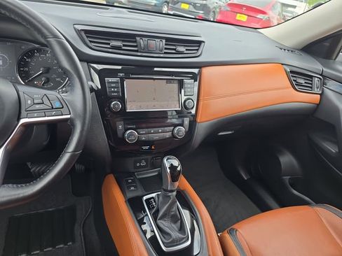Used 2018 Nissan Rogue SL w/ Premium Package AWD/4WD image 21