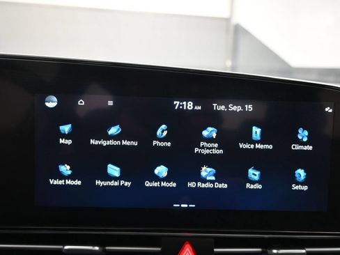 Used 2025 Hyundai Elantra SEL FWD image 10