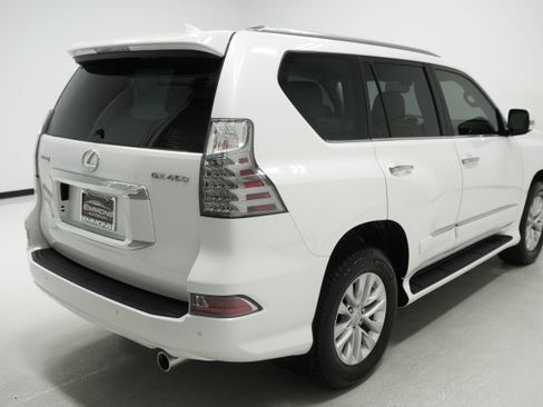 Used 2019 Lexus GX 460 Premium w/ Premium Package AWD/4WD image 4