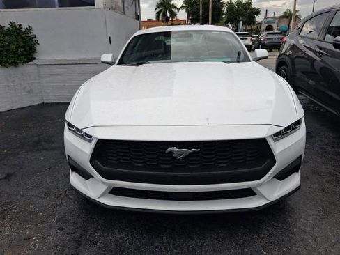 Used 2024 Ford Mustang Coupe RWD image 2