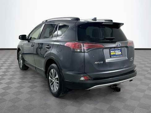 Used 2018 Toyota RAV4 XLE AWD/4WD image 5