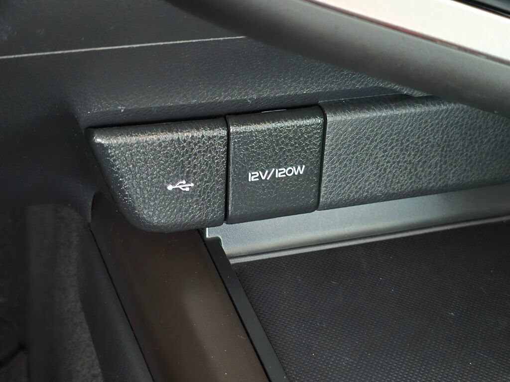 Used 2024 Toyota Camry SE w/ Cold Weather Package FWD image 32