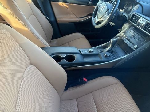 Used 2018 Lexus IS 300 AWD image 7