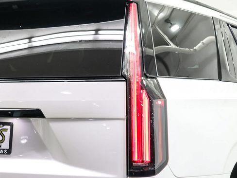 Used 2025 Cadillac Escalade Sport Platinum w/ LPO, Floor Liner Package AWD/4WD image 11