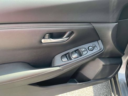 Used 2024 Nissan Sentra SV FWD image 14
