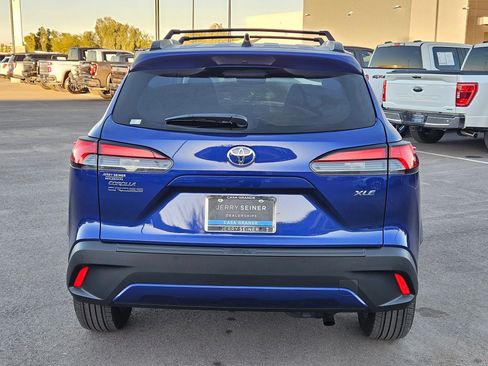 Used 2025 Toyota Corolla Cross XLE image 4