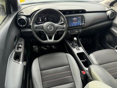 Used 2021 Nissan Kicks SR w/ SR Premium Package image 15