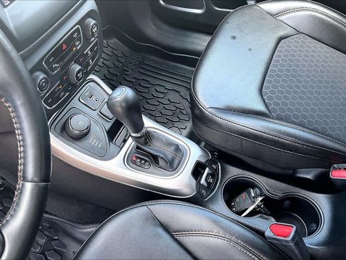 Used 2020 Jeep Compass Latitude AWD/4WD image 17