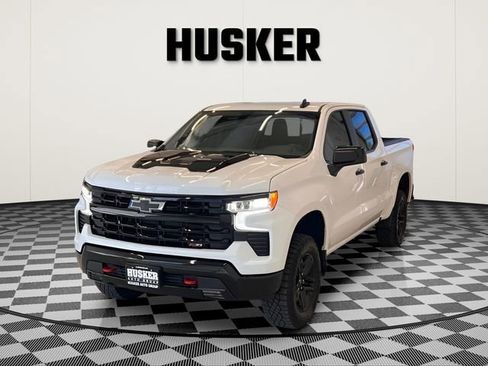 Used 2024 Chevrolet Silverado 1500 LT Trail Boss w/ Convenience Package II AWD/4WD image 3